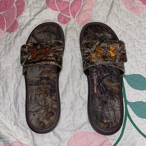 Camouflage Under Armor slides
